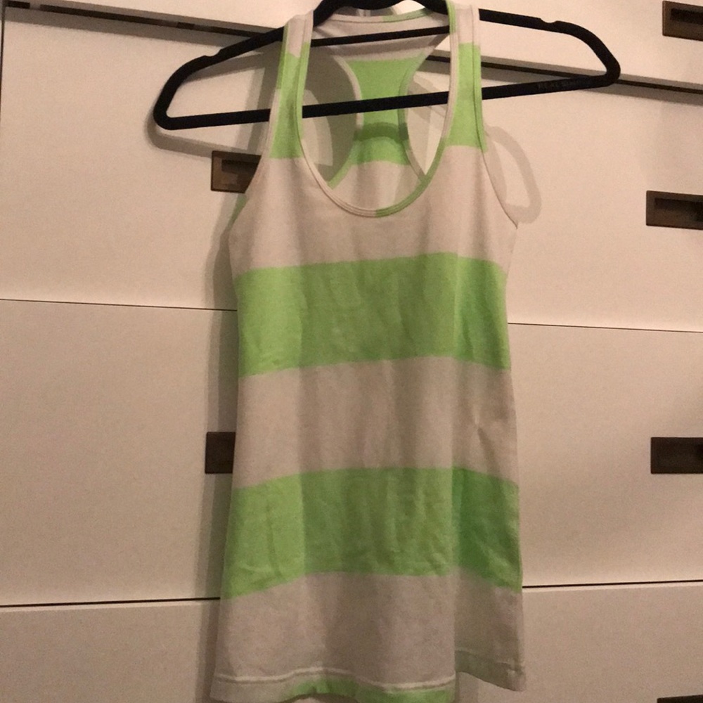 Size 6 lulu tank